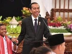 Jokowi Soal Joni Pemanjat Tiang Bendera Tagih Janji Usai Gagal Masuk TNI: Semua Ada Aturannya