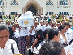 Ribuan Umat Mengantar Kepergian Mama Belgi Di Peristirahatan Terahkir