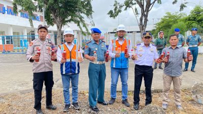 Pengamanan Arus Mudik Lebaran, TNI AL Amankan Miras di Pelabuhan Maumere