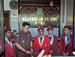 RAKYAT SIKKA BERDUKA, PARA PENYAMUN BERPESTA