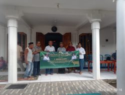 Gubernur NTT Serahkan Bantuan Hewan Kurban di Masjid Baiturahman Kana kera Ndona