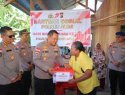 Momen Bhayangkara ke-79, Wakapolda NTT Bagi-bagi Bansos untuk Masyarakat Alor