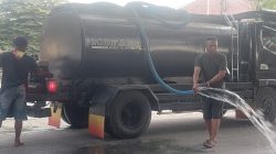 Aksi Nyata Bukan Cuma Berdagang, Yohanis Nong Hercelis: Bersikan Kota dengan Tangki Air serta Bagikan Masker Gratis