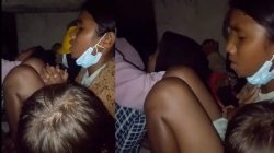 Anak-Anak Berlindung dan Berdoa di Kolong Rumah Saat Gunung Lewotobi Meletus Dahsyat