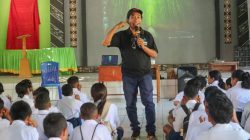 Alumni SMPK Bina Wirawan Maumere Ajak Siswa Baru Bangun Persahabatan dan Semangat Belajar Sejak Dini