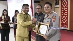 Polda NTT Raih Predikat “Menuju Informatif” di Anugerah Keterbukaan Informasi Publik 2025