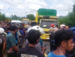 BREAKING NEWS: Blokade Jalan Trans Maumere–Larantuka Masih Berlangsung. Sopir Pengangkut Bantuan Minta Aparat Segera Membuka Akses