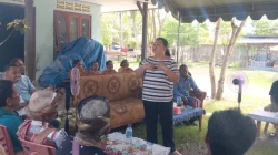 Wakil Ketua DPW PAN NTT Jane Natalia Suryanto Dialog dengan Petani di Desa Umatoos