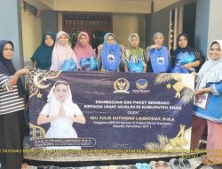 Jelang Idul Fitri, Julie Laiskodat Salurkan 500 Paket Sembako untuk Warga Ende
