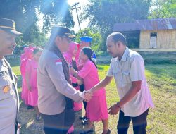 Sambangi Polsek Maukaro, Kapolres Ende Gandeng Tokoh Adat untuk Jaga Kamtibmas Bersama Serta Berikan Bansos untuk Warga