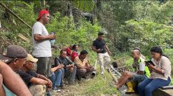 Reses di Tengah Persawahan, Nando Watu Serap Aspirasi Petani dan Serahkan Bantuan Perbaikan Irigasi