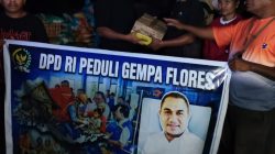 AWK Turun Langsung ke Palue, Bawa Bantuan Sembako untuk Warga Terdampak Gempa