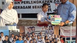 FOKDIT Bantu Pelajar Terdampak Gempa di Ende, Salurkan Perlengkapan Pendidikan