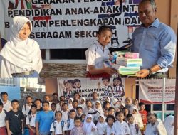 FOKDIT Bantu Pelajar Terdampak Gempa di Ende, Salurkan Perlengkapan Pendidikan