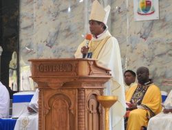 Uskup Agung Ende Tahbiskan Gereja Wonda, Singgung Bahaya Human Trafficking